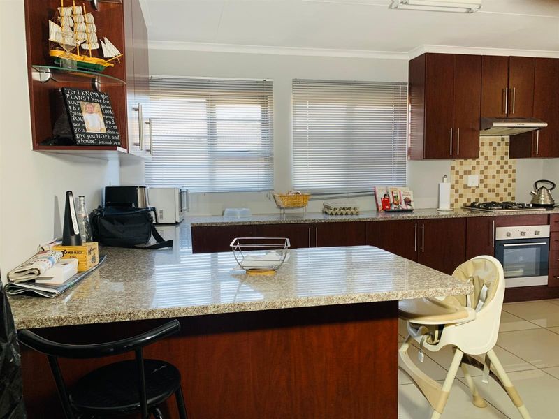 3 Bedroom, 2 Bathroom House For Sale in Akasia - Photo 7