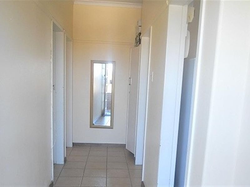 1 Bedroom apartment for sale in Richmond Hill, Port Elizabeth - Photo 3