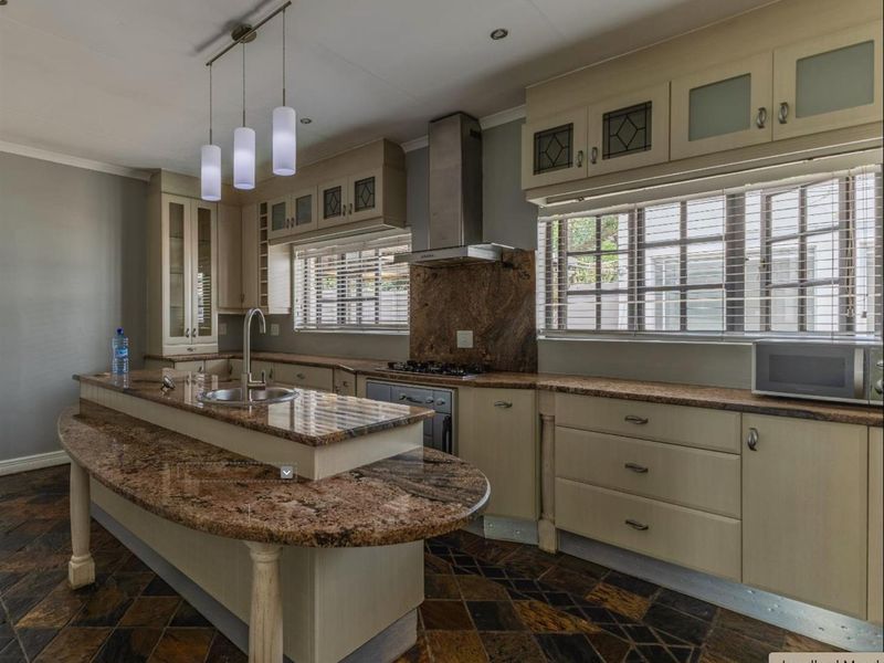 Versatile Home with Boardroom, Borehole and Extensive Parking: (Live and Work) - Photo 5