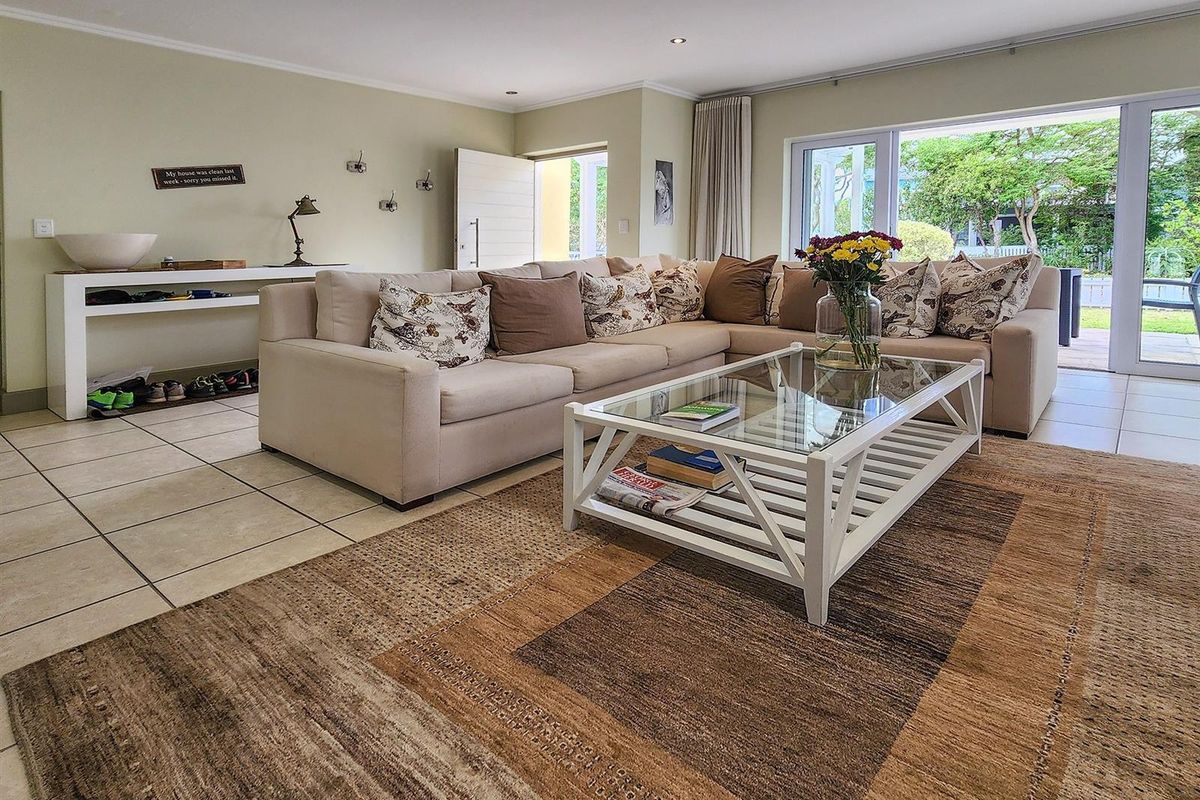 3 Bedroom house on Thesen Island, near water, well located. - Photo 3