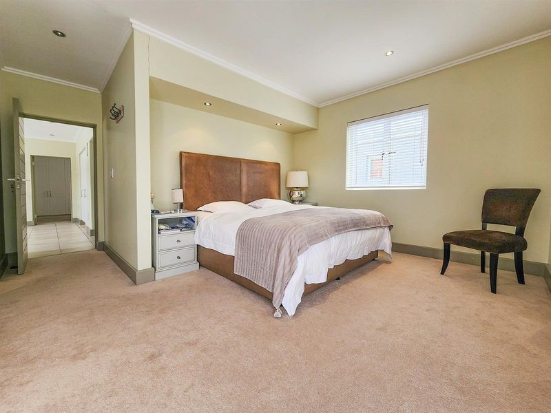 3 Bedroom house on Thesen Island, near water, well located. - Photo 5