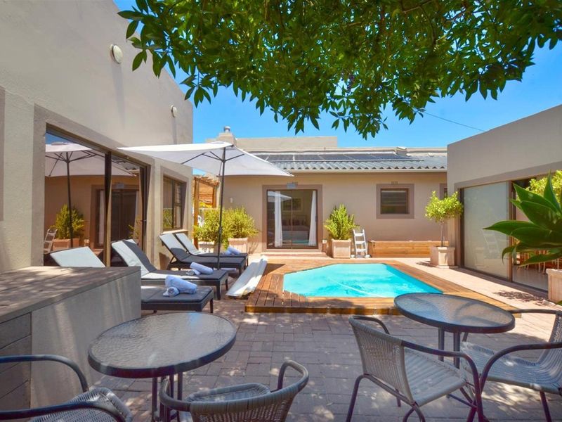 Rare Absolute Beachfront 7 Suite Beach House with Spa - Direct Beach Access - Photo 10