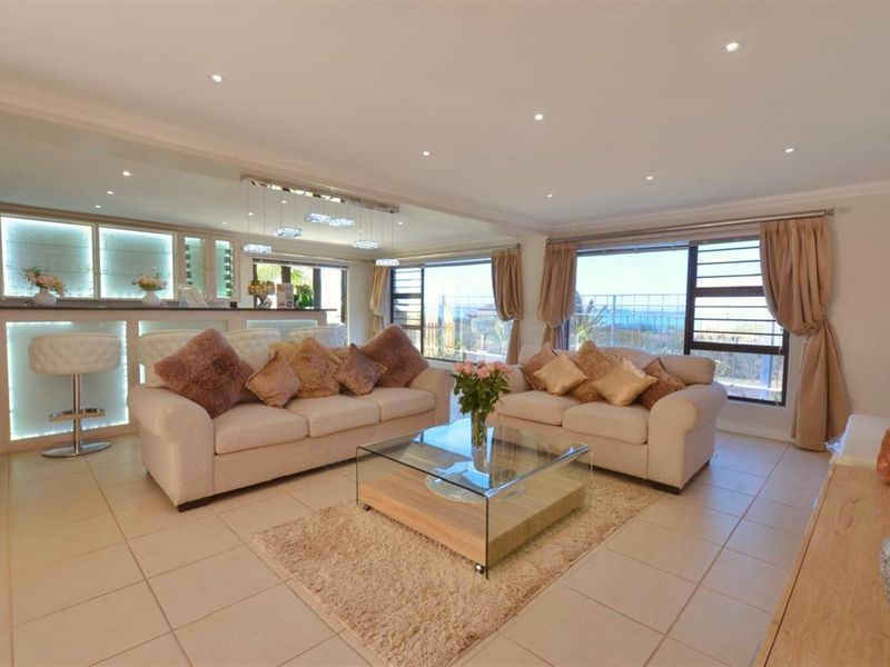 Rare Absolute Beachfront 7 Suite Beach House with Spa - Direct Beach Access - Photo 4