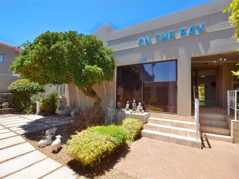 Rare Absolute Beachfront 7 Suite Beach House with Spa - Direct Beach Access - Photo 3