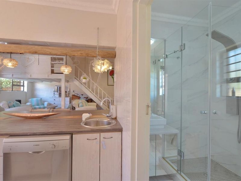 Rare Absolute Beachfront 7 Suite Beach House with Spa - Direct Beach Access - Photo 8