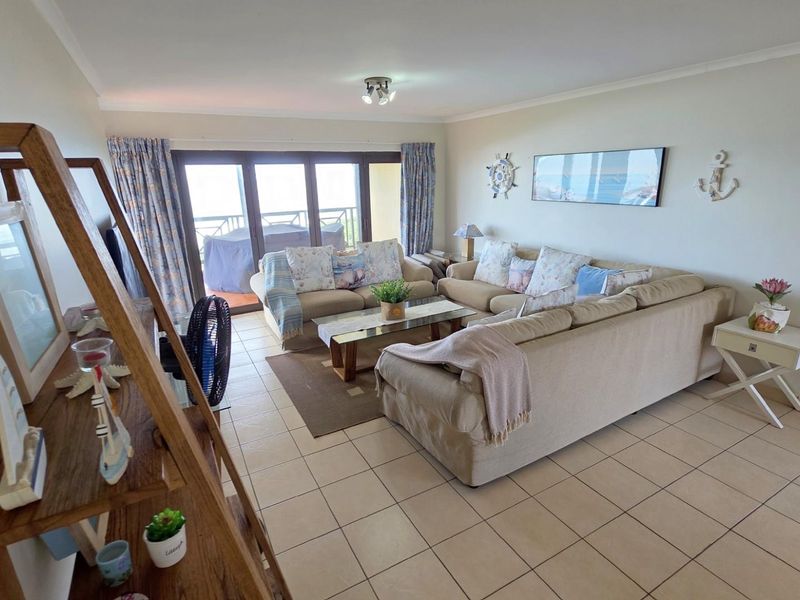 Upmarket Top Floor 2 bedroom, 2 bathroom Apartment in Shelly Beach - Photo 8