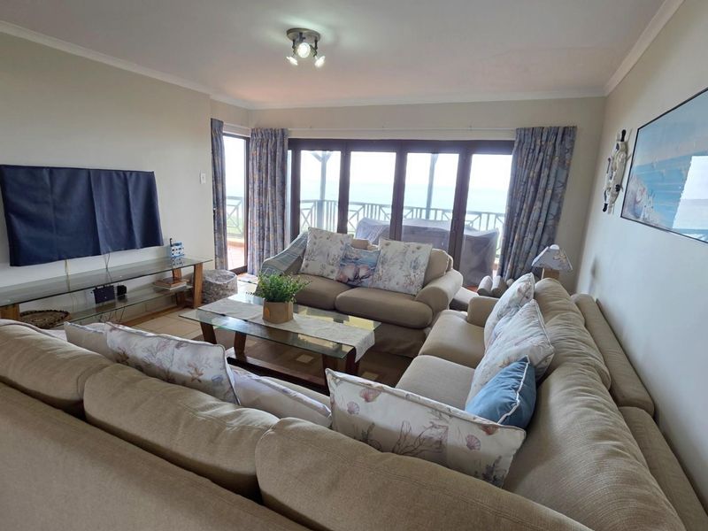 Upmarket Top Floor 2 bedroom, 2 bathroom Apartment in Shelly Beach - Photo 7