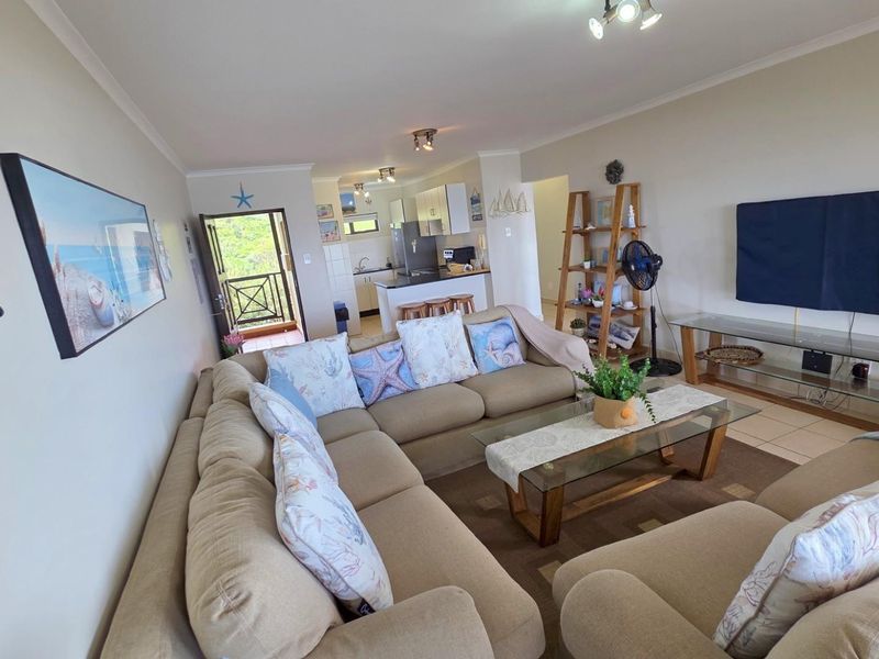 Upmarket Top Floor 2 bedroom, 2 bathroom Apartment in Shelly Beach - Photo 6