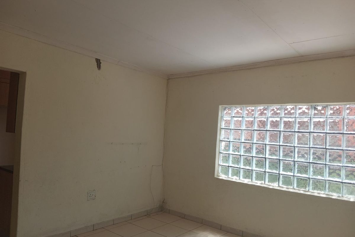 House For Sale at Seshego zone 5 - Photo 2