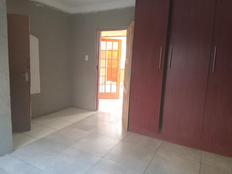 House For Sale at Seshego zone 5 - Photo 8