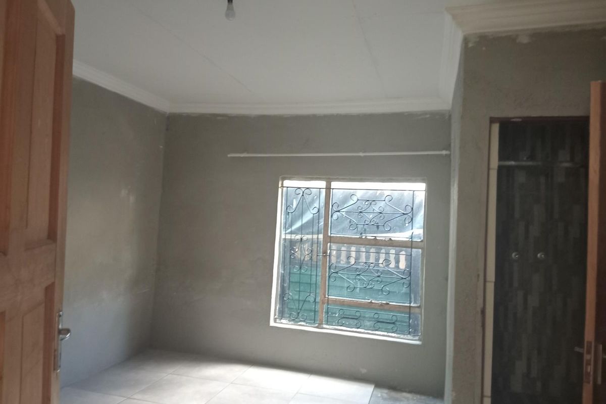 House For Sale at Seshego zone 5 - Photo 5