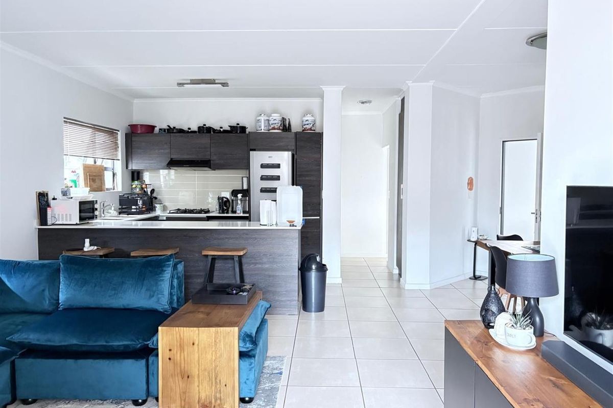 Apartment For Sale in Olivedale, Randburg - Photo 3