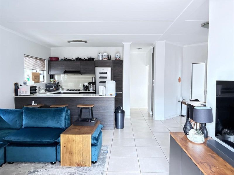 Apartment For Sale in Olivedale, Randburg - Photo 3