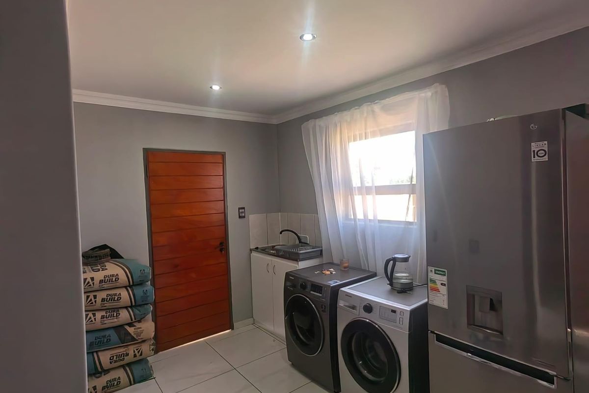 3-Bedroom Family House For Sale in CE 7, Vanderbijlpark CE - Photo 3