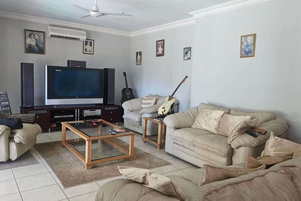 Stylish Four-Bedroom Coastal Home Close to Ballito’s Beaches and Amenities - Photo 3