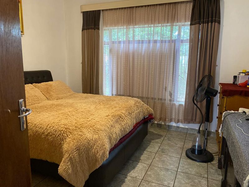 Extended Family Home or Investors Dream For sale in Brakpan - Photo 10