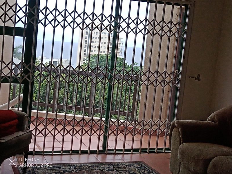 SEA FACING Furnished apartment To Rent in Umhlanga Central, Umhlanga, KwaZulu Natal - Photo 9