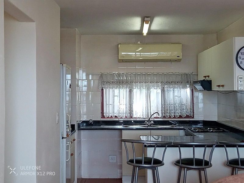 SEA FACING Furnished apartment To Rent in Umhlanga Central, Umhlanga, KwaZulu Natal - Photo 6