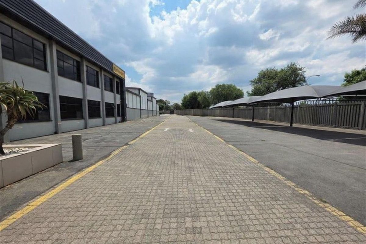 Industrial Property Warehouse For Sale in City Deep, Johannesburg - Photo 3