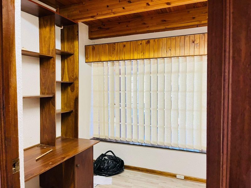 Entertainer’s Dream! 5-Bedroom Home with Pool, Lapa and Loft - Photo 7