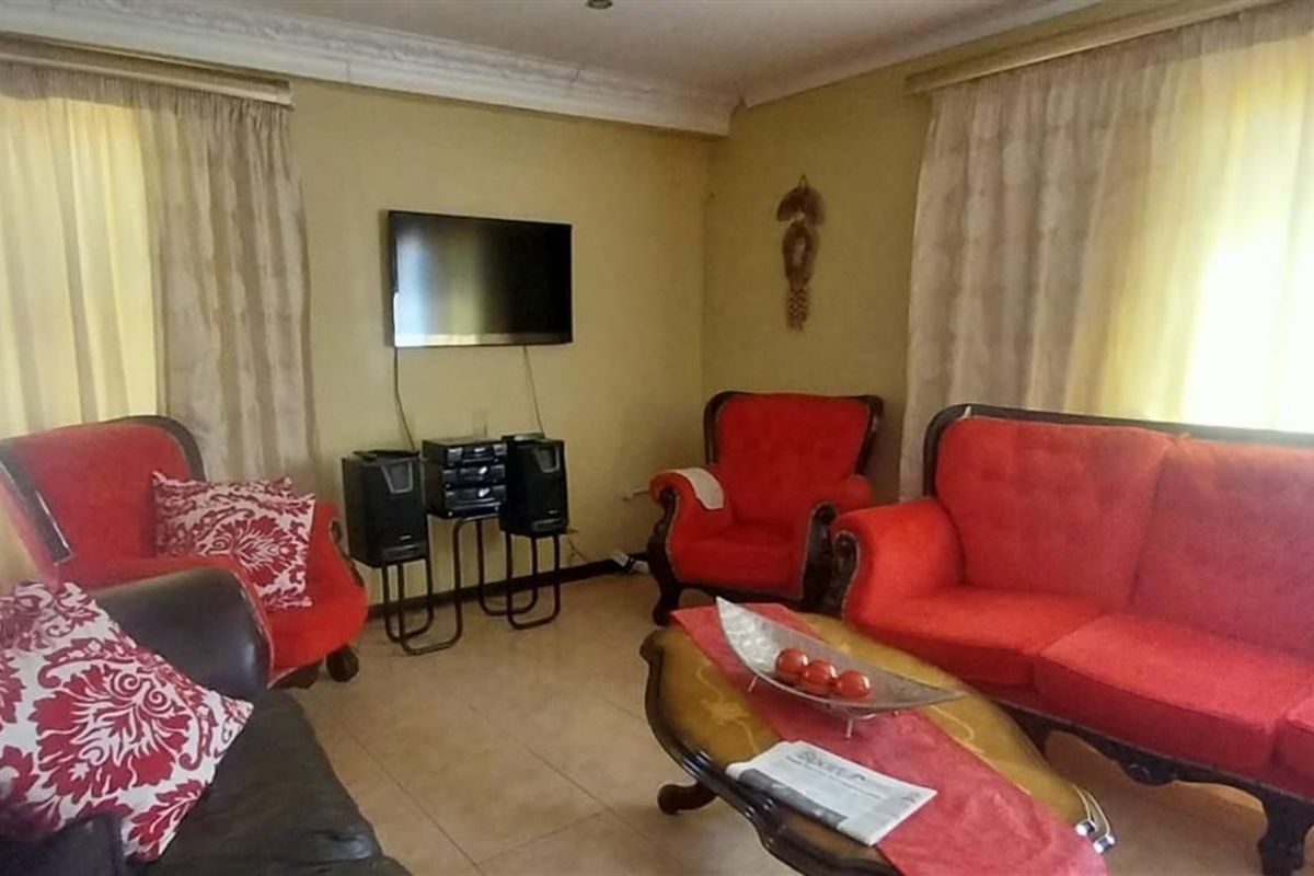 Stop paying rent and start investing in your future! - Photo 2