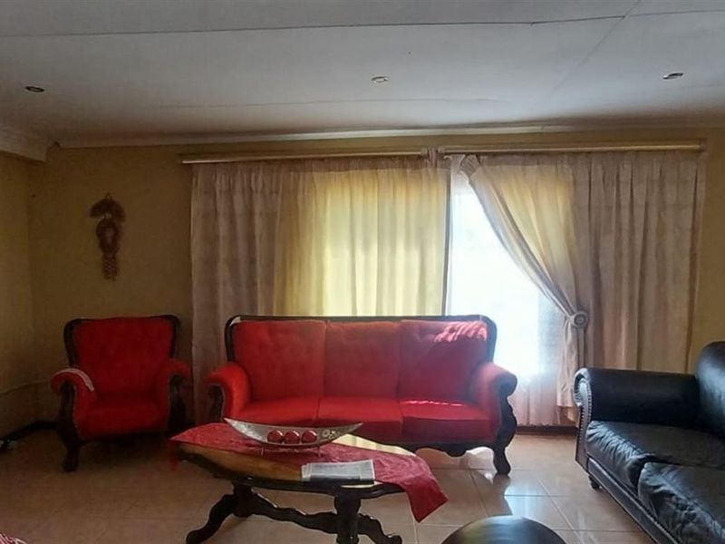 Stop paying rent and start investing in your future! - Photo 4