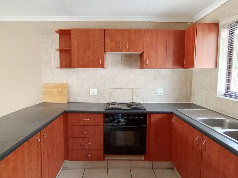 Investment. Apartment For Sale close  to Margate Town and Beach - Photo 6