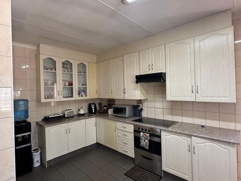 Beautiful Home For Sale in Witfield - Photo 4