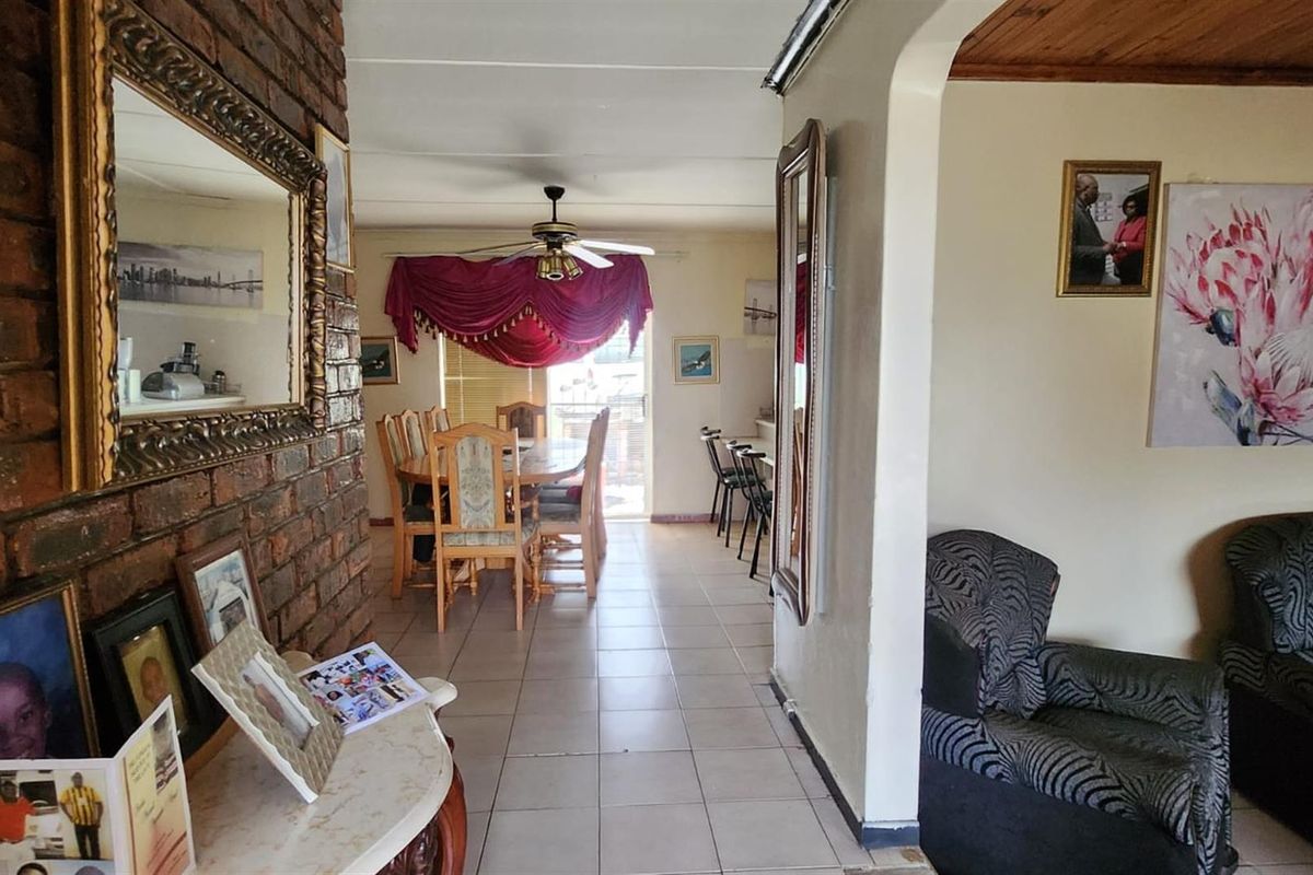 House For Sale in Fairbridge Heights, Uitenhage - Photo 2