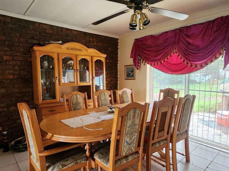 House For Sale in Fairbridge Heights, Uitenhage - Photo 3