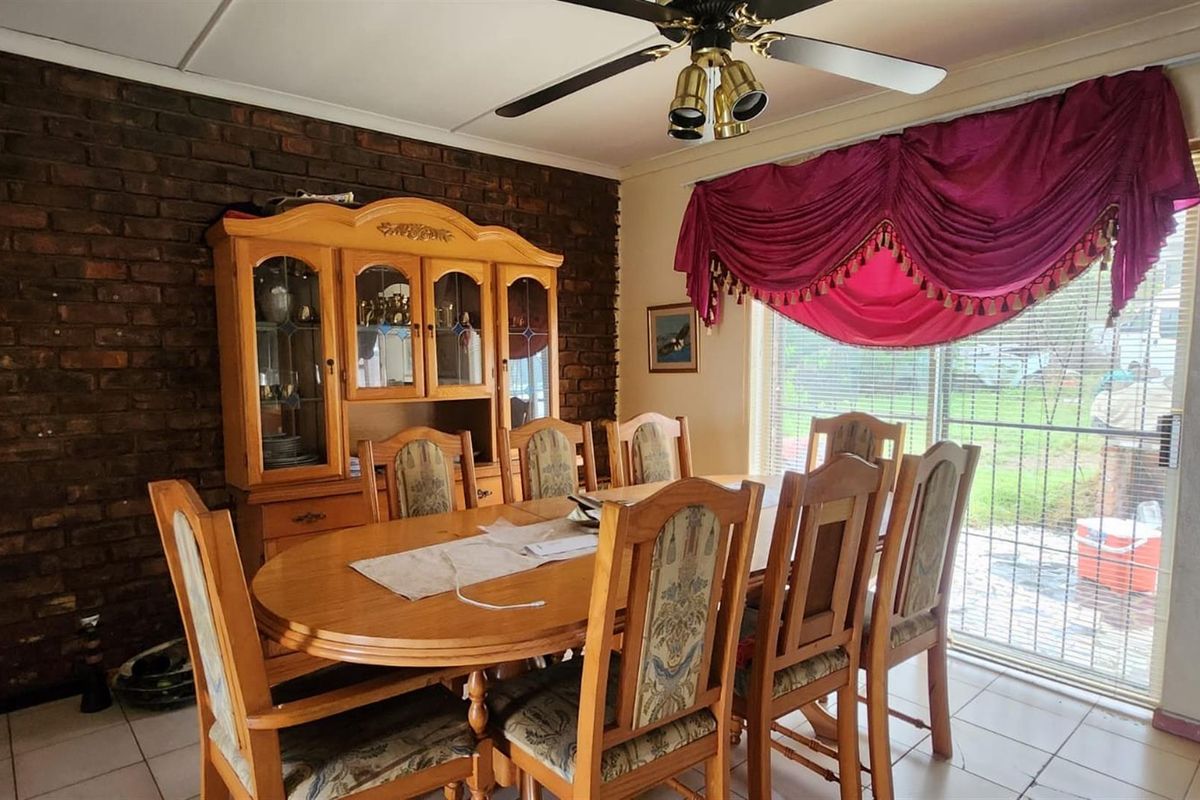 House For Sale in Fairbridge Heights, Uitenhage - Photo 3