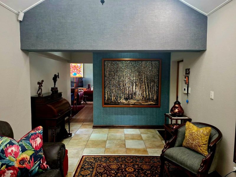 A Rare Gem on the Fairway - Exceptional Family Living with Direct Golf Course Access - Dual Mandate! - Photo 6