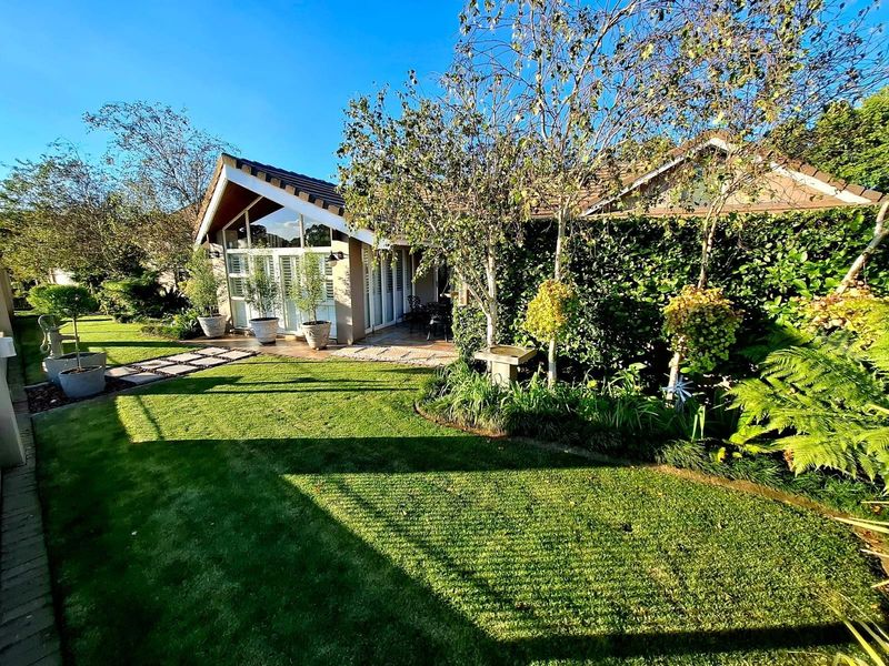 A Rare Gem on the Fairway - Exceptional Family Living with Direct Golf Course Access - Photo 2