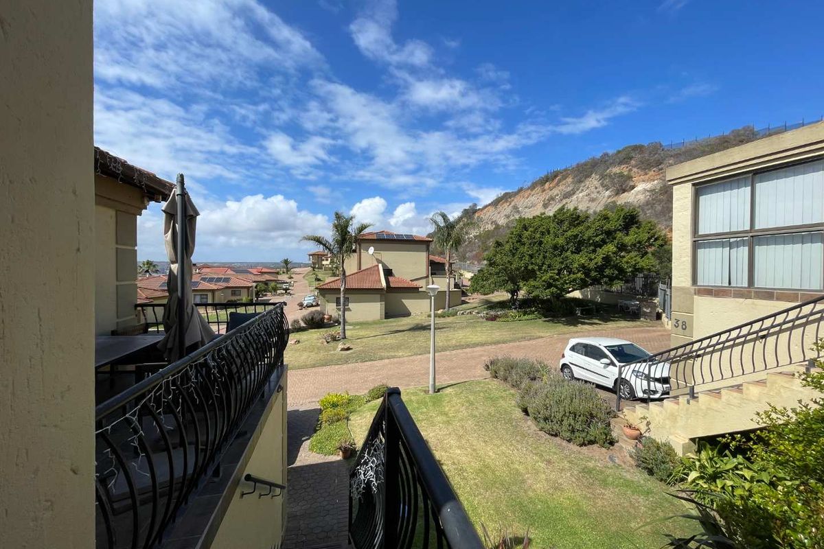 Townhouse For Sale in Seemeeu Park, Mossel Bay - Photo 2