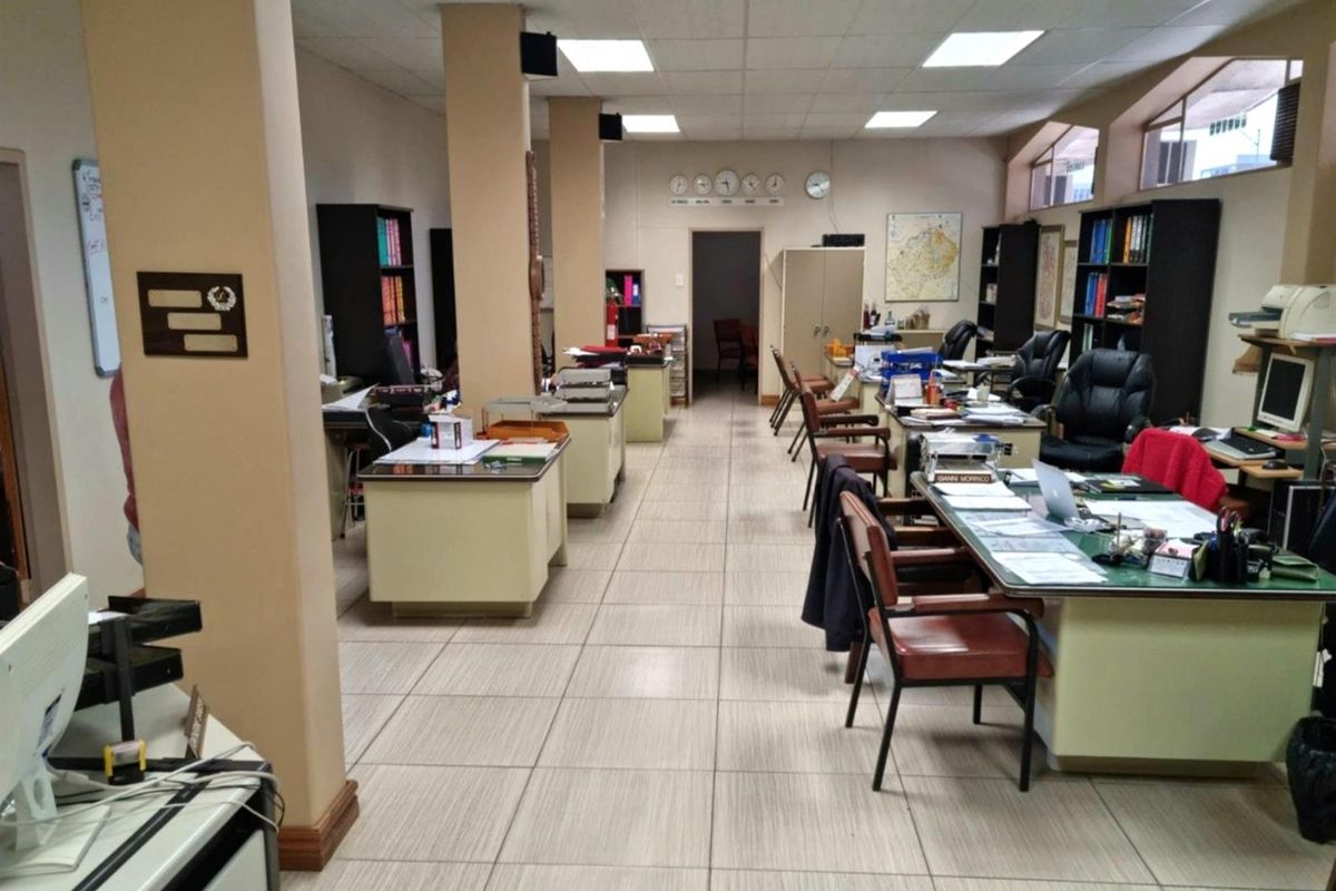 Commercial Property For Sale in Vereeniging Central, Vereeniging - Photo 2