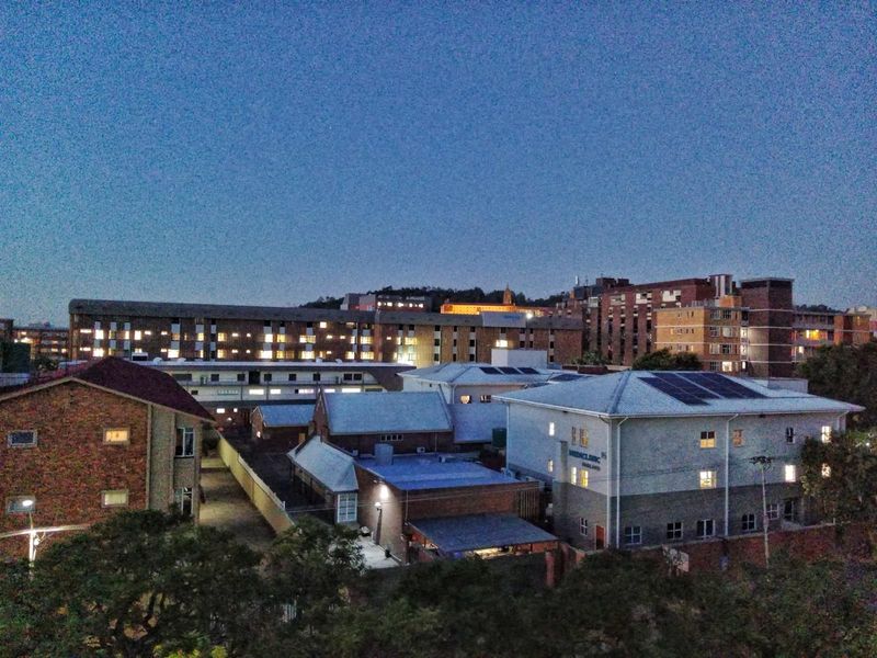 1.5 Bedroom Rental Flat Available in Nevileen Building - Arcadia, Pretoria - Photo 9