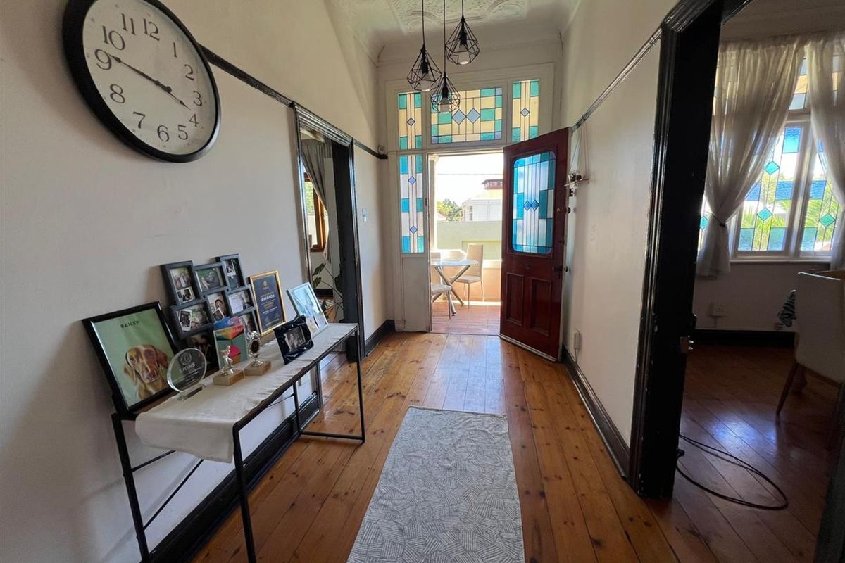 House For Sale in Melville, Johannesburg - Photo 4