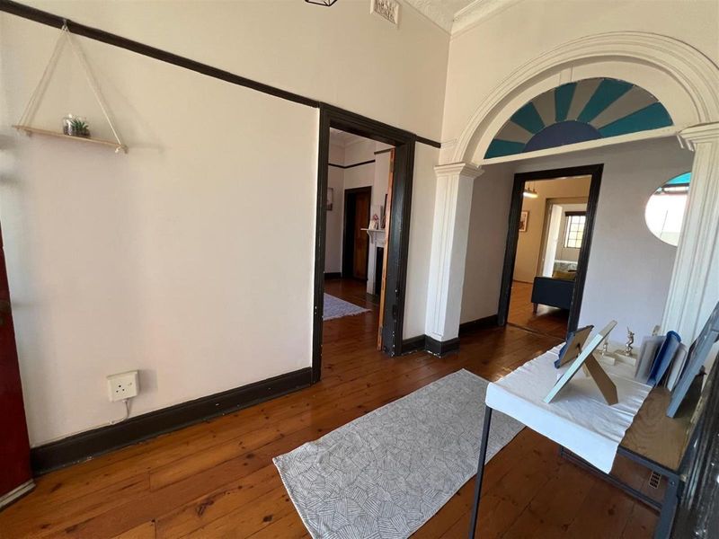 House For Sale in Melville, Johannesburg - Photo 3