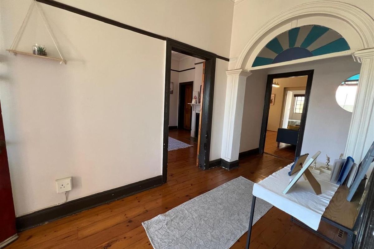 House For Sale in Melville, Johannesburg - Photo 3