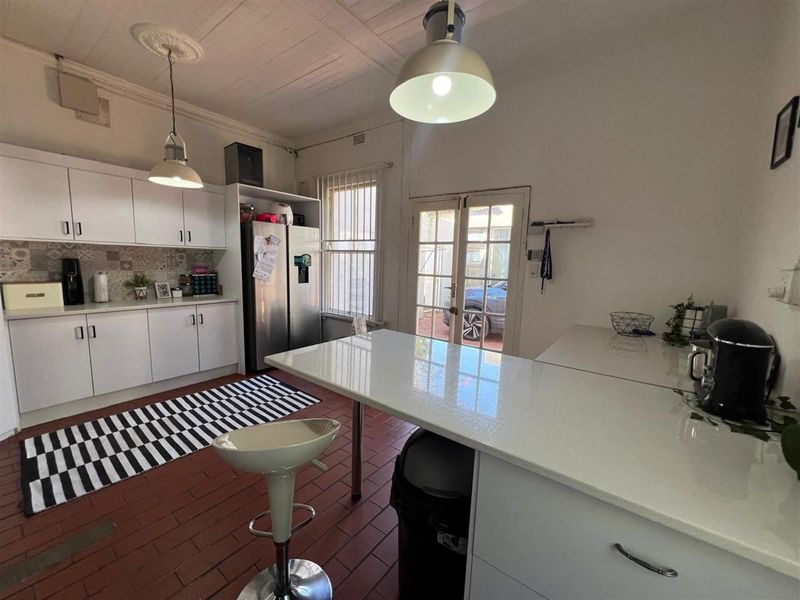 House For Sale in Melville, Johannesburg - Photo 6