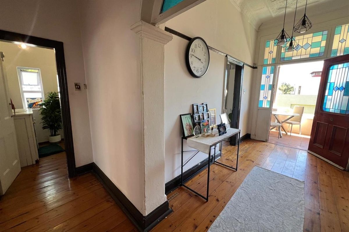 House For Sale in Melville, Johannesburg - Photo 5