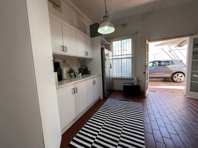 House For Sale in Melville, Johannesburg - Photo 9