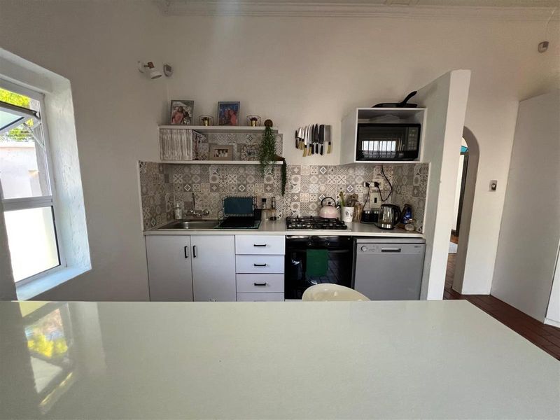 House For Sale in Melville, Johannesburg - Photo 8