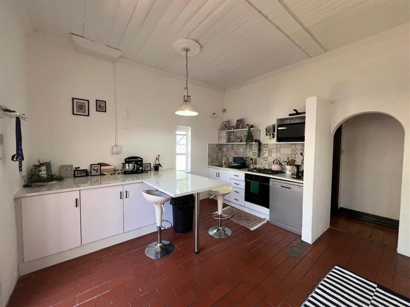 House For Sale in Melville, Johannesburg - Photo 7