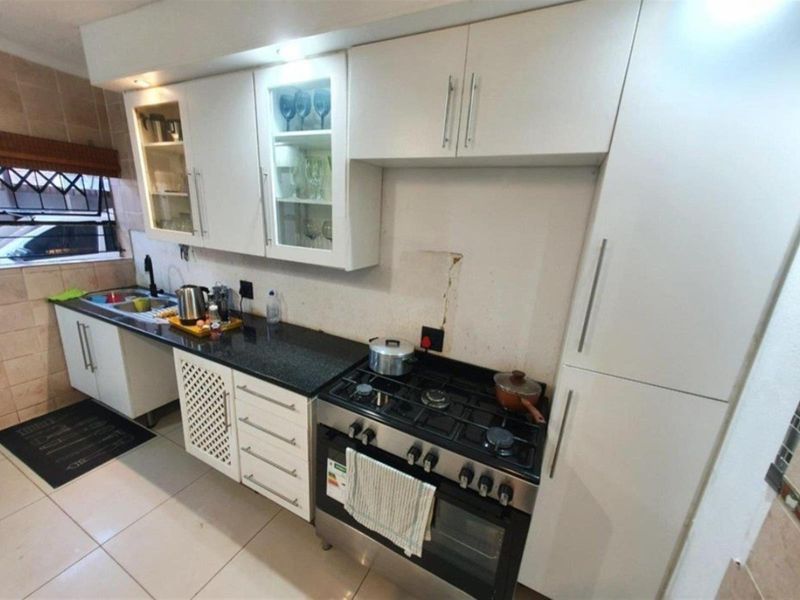 EXTRAORDINARY MODERN FAMILY HOUSE - Photo 5