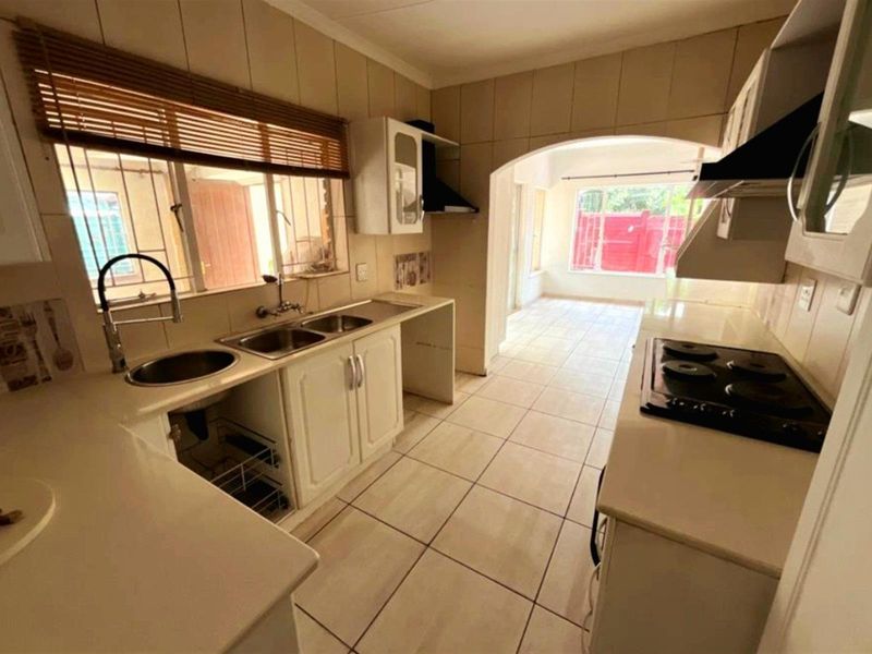 GREAT FAMILY HOME INVESTMENT - Photo 7