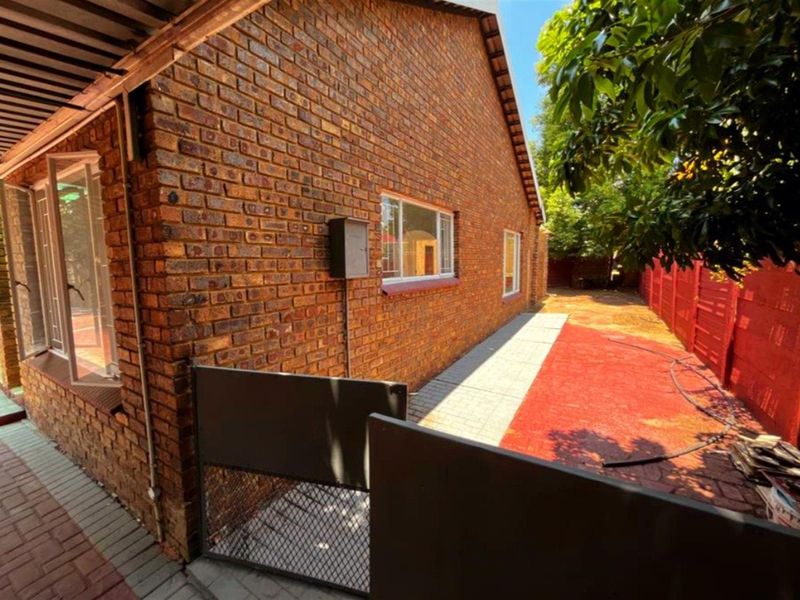 GREAT FAMILY HOME INVESTMENT - Photo 4