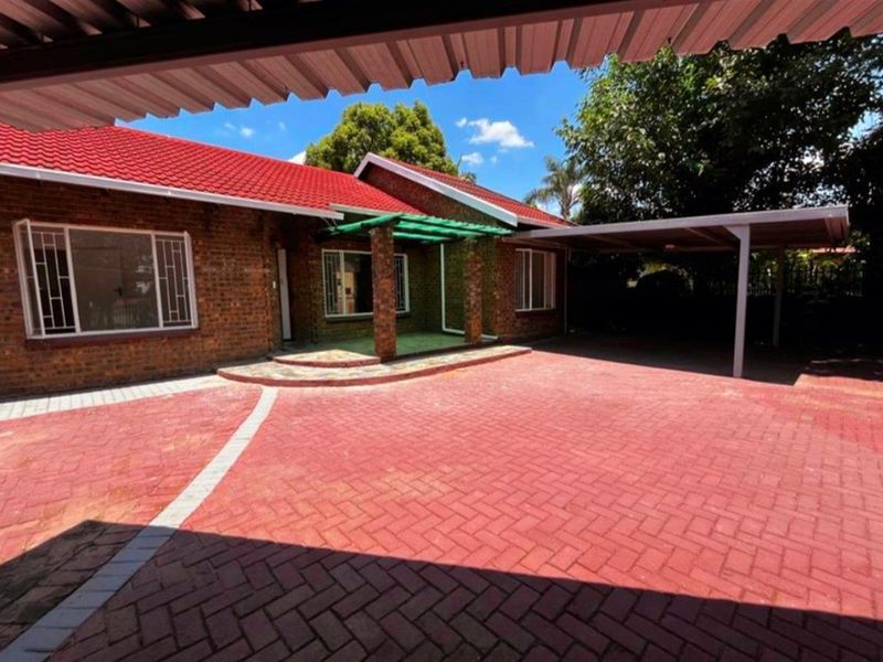 GREAT FAMILY HOME INVESTMENT - Photo 2