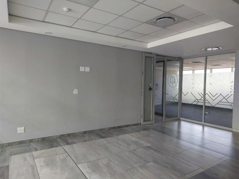 Commercial Property For Sale in Waverley, Johannesburg - Photo 10