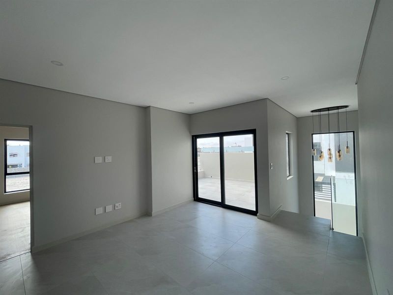 Luxury 4 En-Suite Home with Pyjama Lounge in Sandown,Blouberg - Photo 9